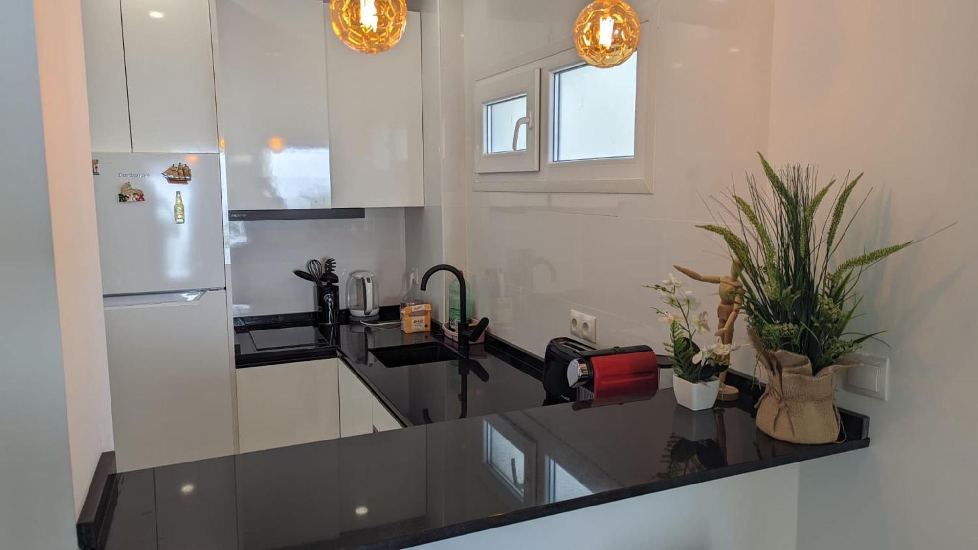 Comfortable Studio In Marbella With Sea Views Bagian luar foto